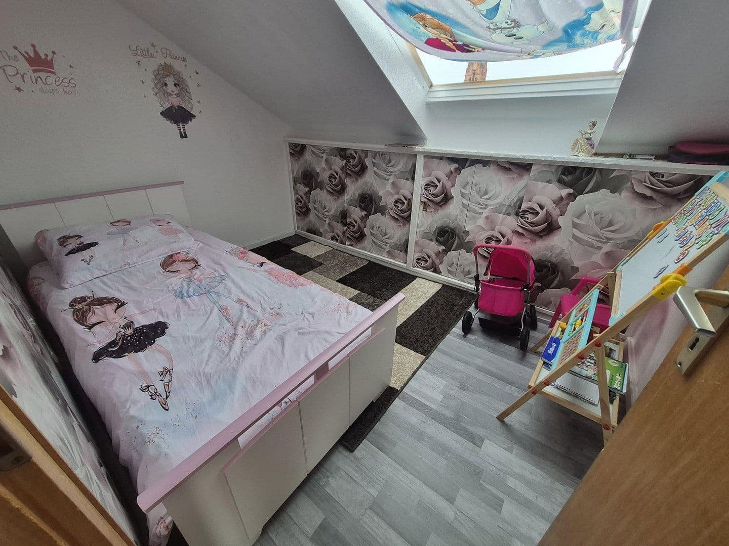 Prenájom bytu 4-izbový 86 m², Neumeyerstr. 5, Remscheid, Severné Porýnie - Westfálsko Prenájom bytu 4-izbový 86 m², Neumeyerstr. 5, Remscheid, Severné Porýnie - Westfálsko