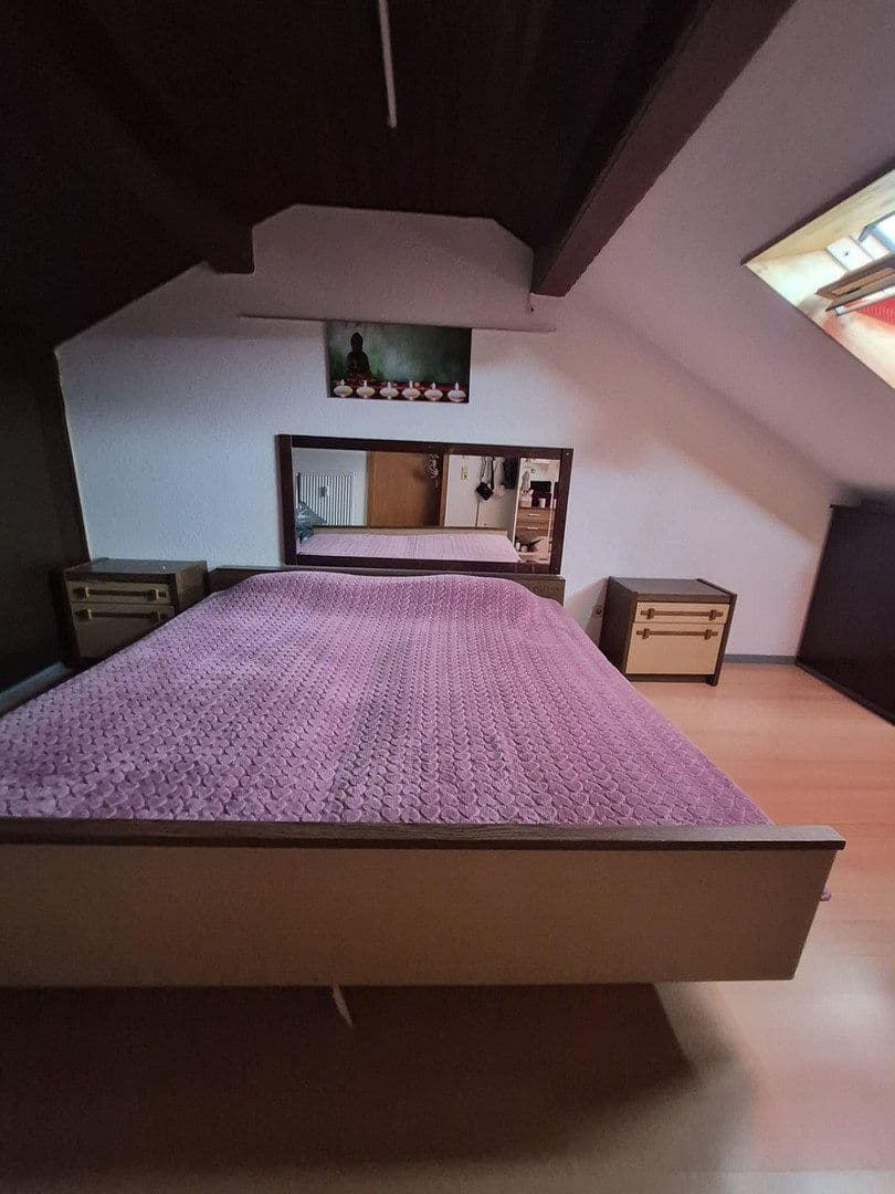 Prenájom bytu 4-izbový 86 m², Neumeyerstr. 5, Remscheid, Severné Porýnie - Westfálsko Prenájom bytu 4-izbový 86 m², Neumeyerstr. 5, Remscheid, Severné Porýnie - Westfálsko