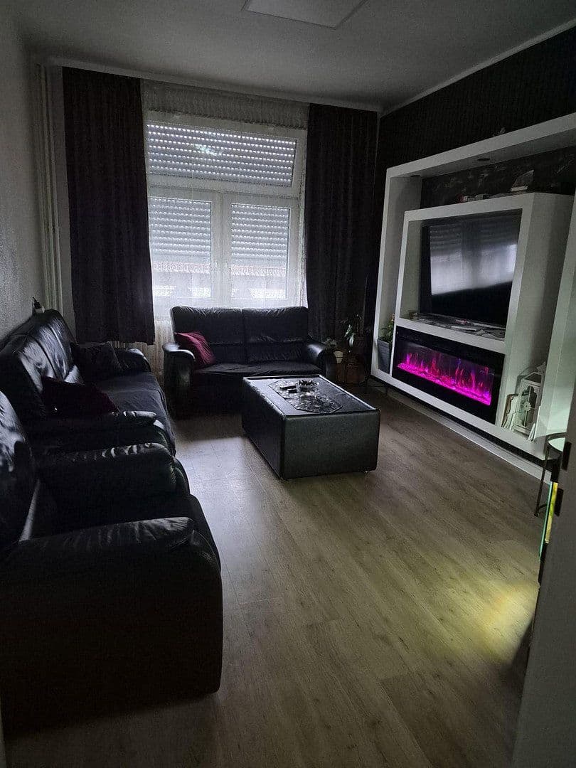 Prenájom bytu 4-izbový 86 m², Neumeyerstr. 5, Remscheid, Severné Porýnie - Westfálsko Prenájom bytu 4-izbový 86 m², Neumeyerstr. 5, Remscheid, Severné Porýnie - Westfálsko