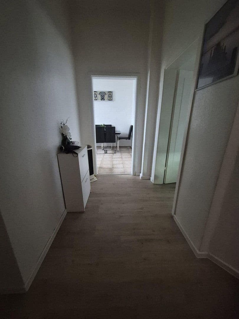 Prenájom bytu 4-izbový 86 m², Neumeyerstr. 5, Remscheid, Severné Porýnie - Westfálsko Prenájom bytu 4-izbový 86 m², Neumeyerstr. 5, Remscheid, Severné Porýnie - Westfálsko