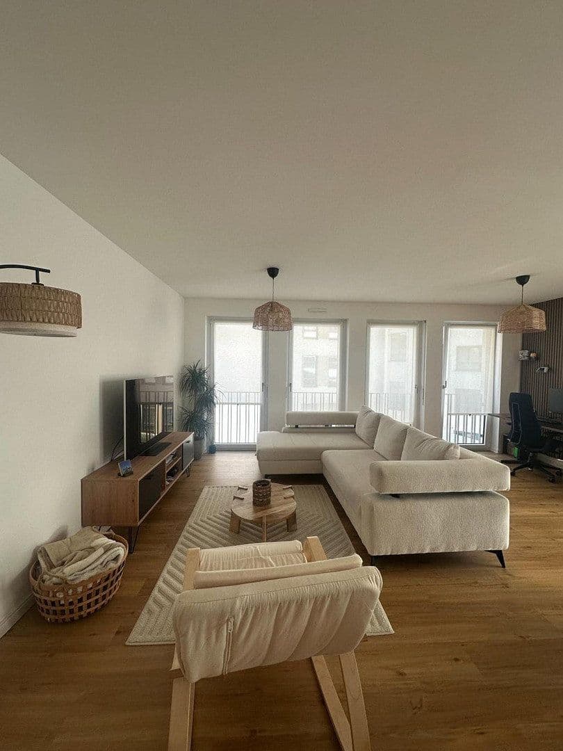 Prenájom bytu 2-izbový 70 m², Frankfurt am Main, Hesensko Prenájom bytu 2-izbový 70 m², Frankfurt am Main, Hesensko