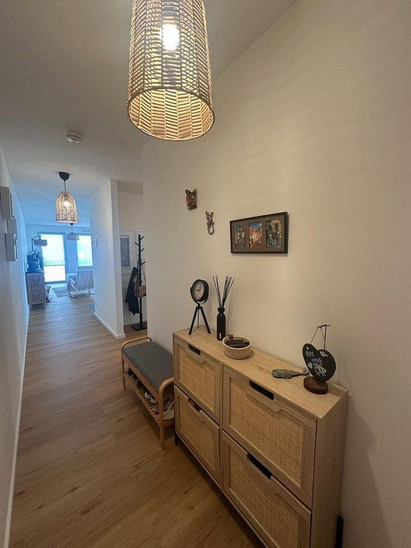 Prenájom bytu 2-izbový 70 m², Frankfurt am Main, Hesensko Prenájom bytu 2-izbový 70 m², Frankfurt am Main, Hesensko