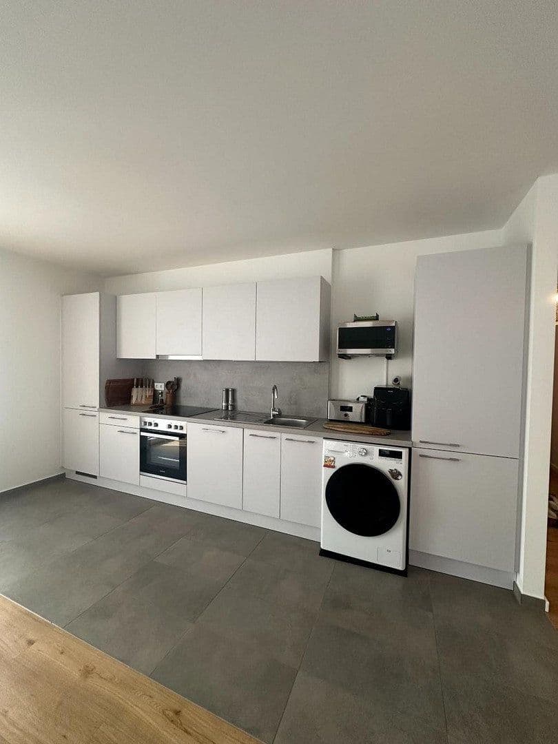Prenájom bytu 2-izbový 70 m², Frankfurt am Main, Hesensko Prenájom bytu 2-izbový 70 m², Frankfurt am Main, Hesensko