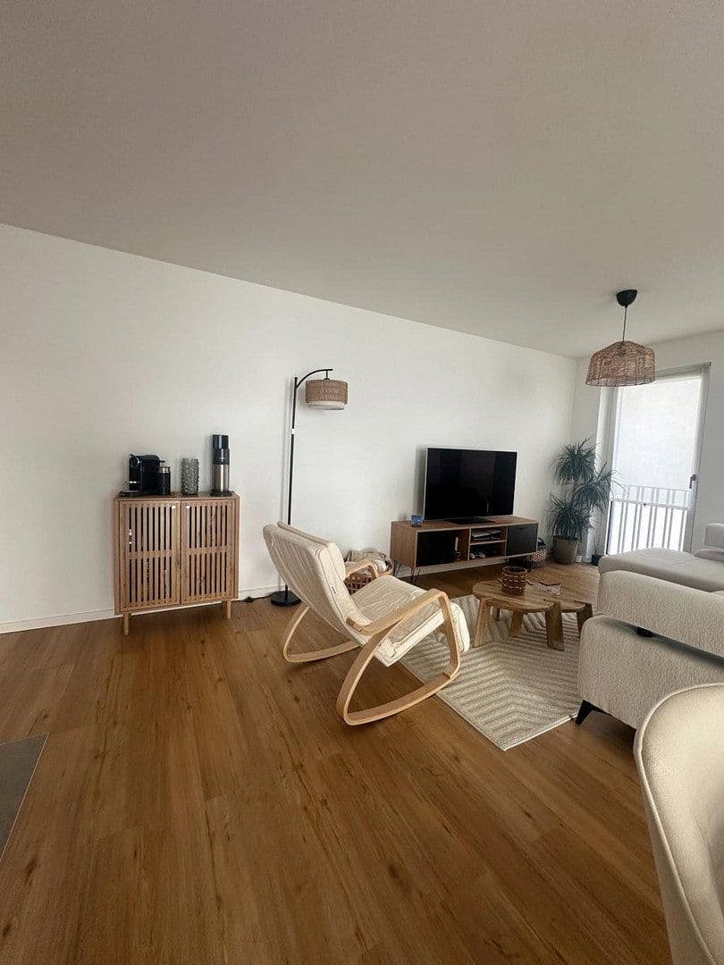 Prenájom bytu 2-izbový 70 m², Frankfurt am Main, Hesensko Prenájom bytu 2-izbový 70 m², Frankfurt am Main, Hesensko