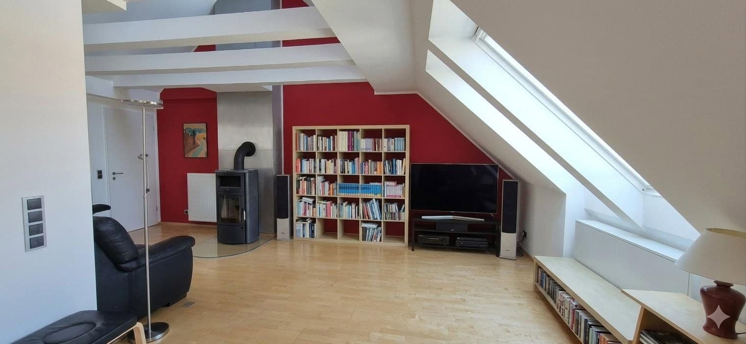 Predaj bytu 4-izbový 130 m², Hannover, Dolné Sasko Predaj bytu 4-izbový 130 m², Hannover, Dolné Sasko