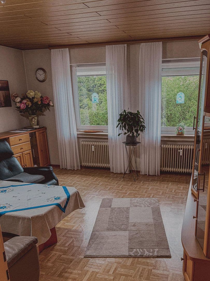 Prenájom bytu 2-izbový 60 m², Nürnberger Straße 11, Cadolzburg, Bavorsko Prenájom bytu 2-izbový 60 m², Nürnberger Straße 11, Cadolzburg, Bavorsko