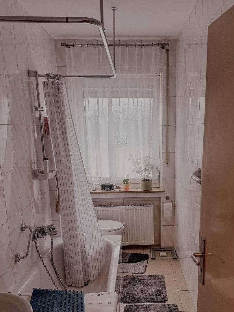 Prenájom bytu 2-izbový 60 m², Nürnberger Straße 11, Cadolzburg, Bavorsko Prenájom bytu 2-izbový 60 m², Nürnberger Straße 11, Cadolzburg, Bavorsko