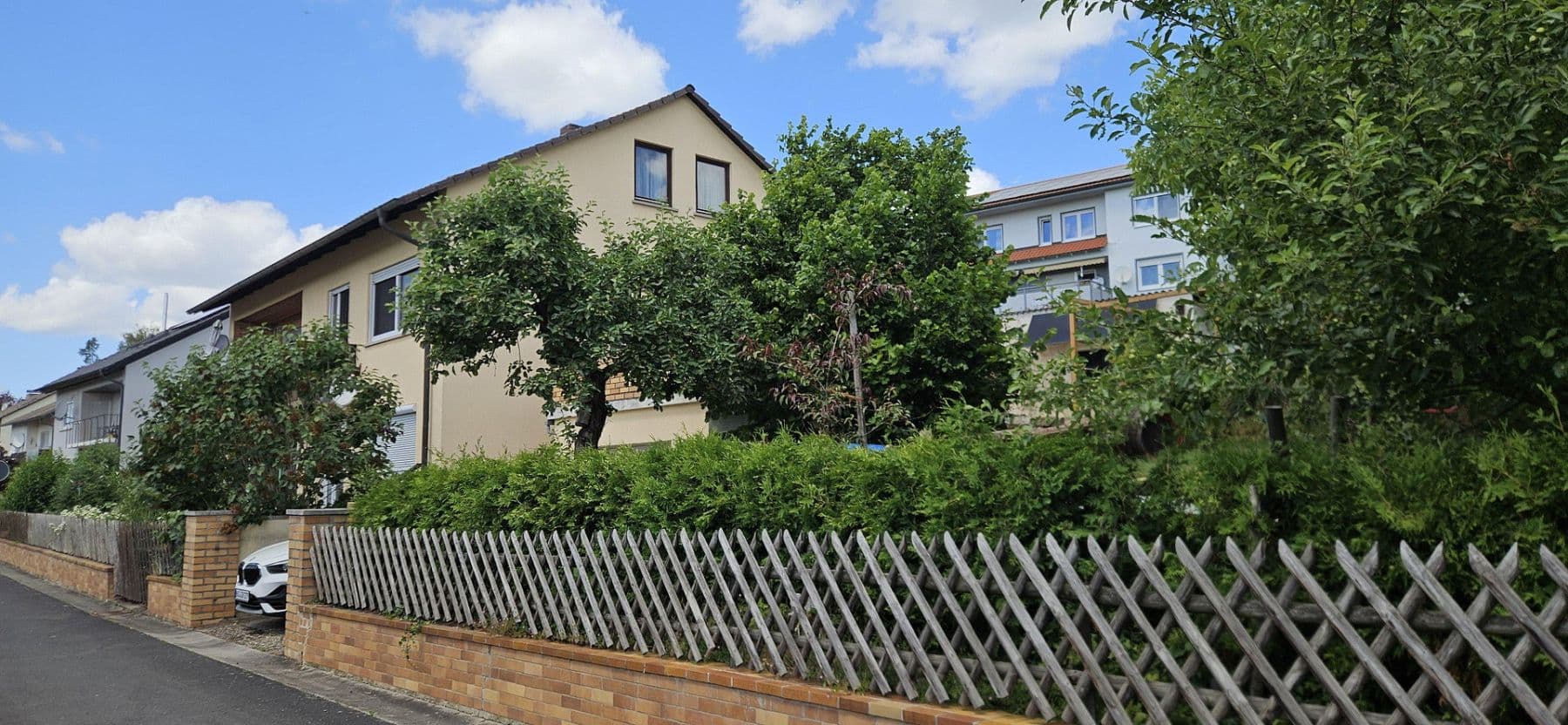Predaj domu 166 m², pozemok 1.399 m², Gädheim, Bavorsko Predaj domu 166 m², pozemok 1.399 m², Gädheim, Bavorsko