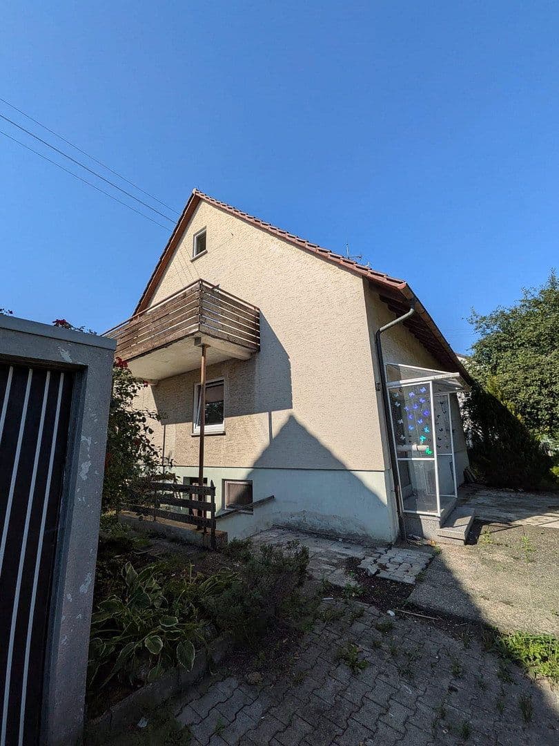 Predaj domu 172 m², pozemok 690 m², Laupheim, Bádensko-Wurttembersko Predaj domu 172 m², pozemok 690 m², Laupheim, Bádensko-Wurttembersko