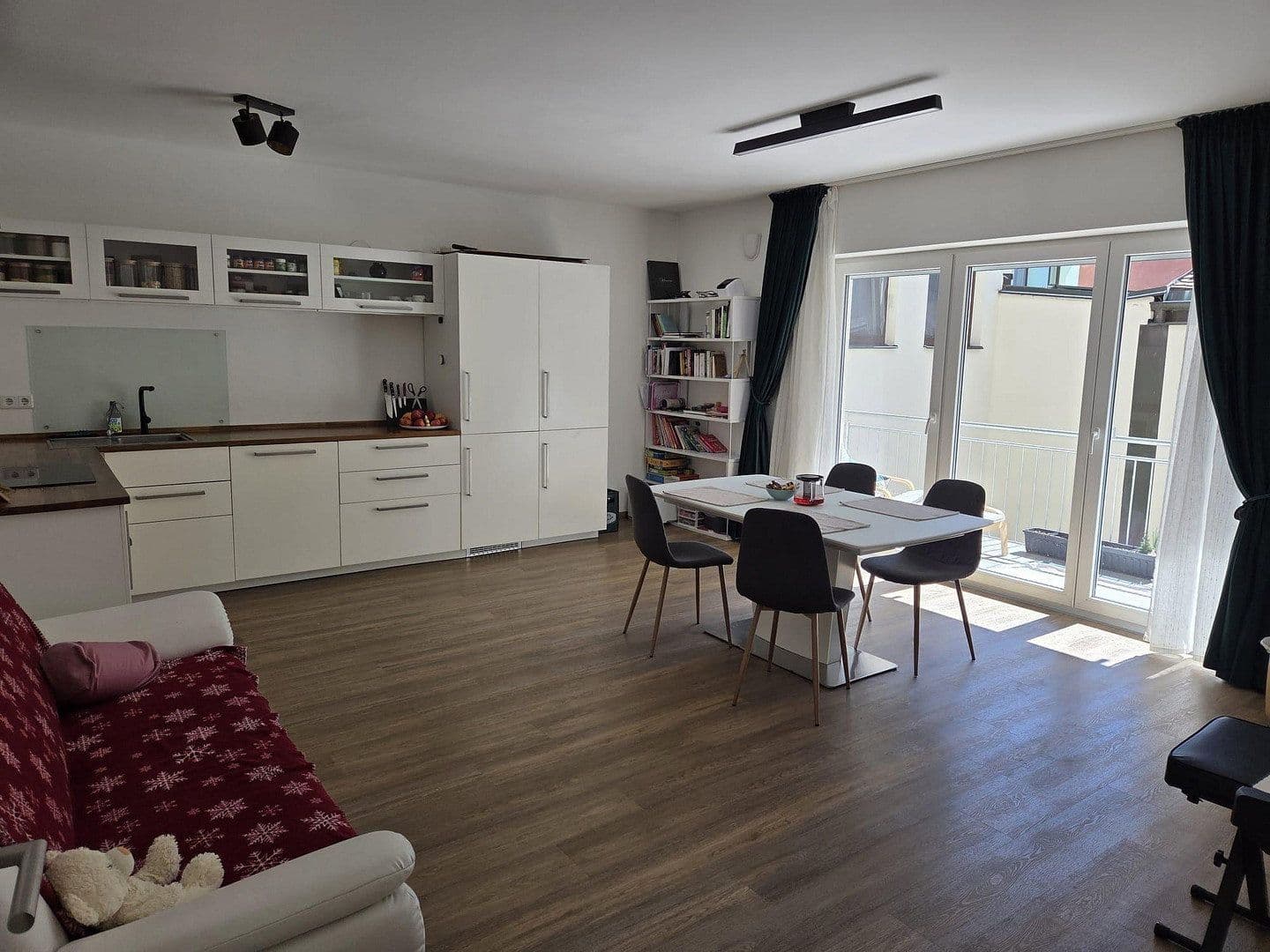 Prenájom bytu 3-izbový 83 m², Ulrichstr. 10, Abensberg, Bavorsko Prenájom bytu 3-izbový 83 m², Ulrichstr. 10, Abensberg, Bavorsko