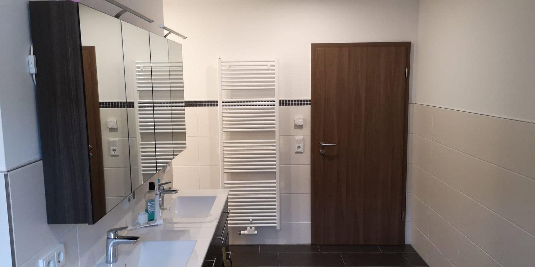 Prenájom domu 199 m², pozemok 334 m², Schlössleblick 4, Wehr, Bádensko-Wurttembersko Prenájom domu 199 m², pozemok 334 m², Schlössleblick 4, Wehr, Bádensko-Wurttembersko