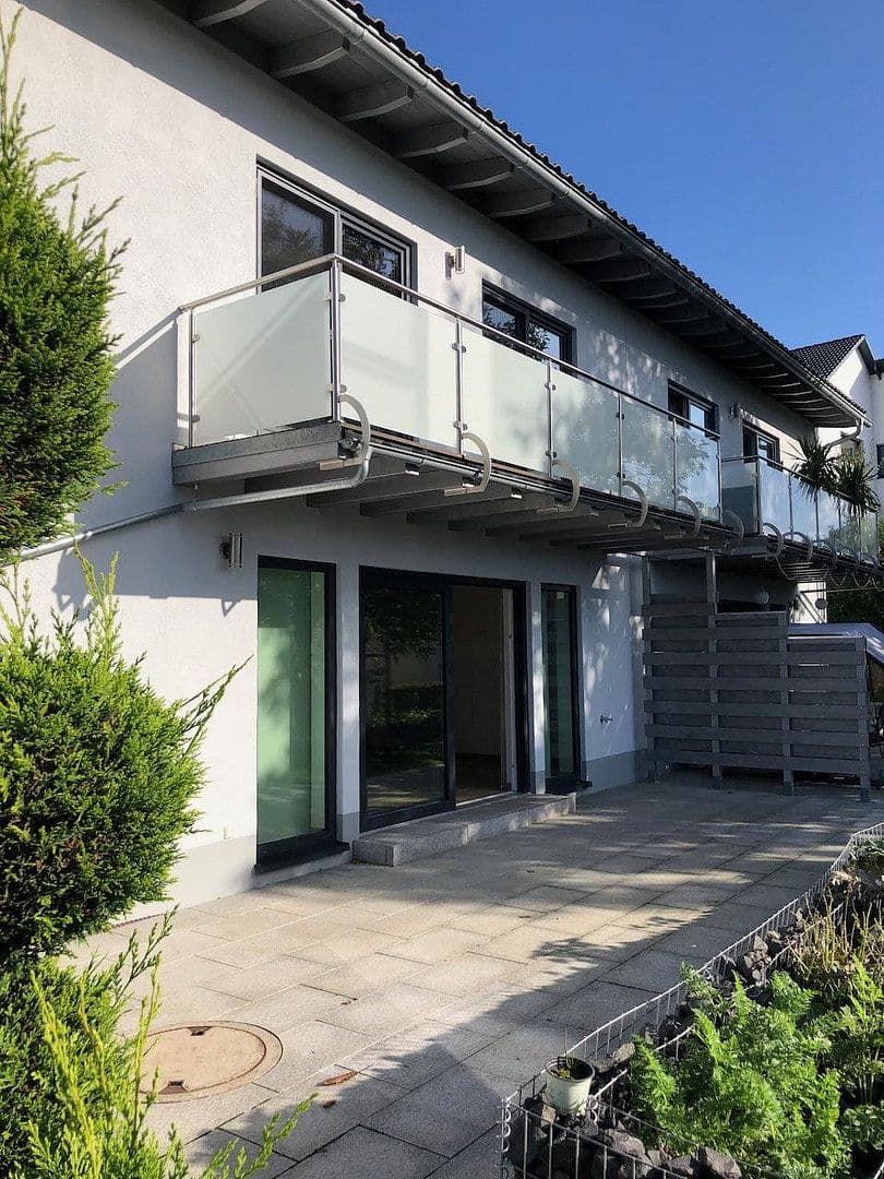 Prenájom domu 199 m², pozemok 334 m², Schlössleblick 4, Wehr, Bádensko-Wurttembersko Prenájom domu 199 m², pozemok 334 m², Schlössleblick 4, Wehr, Bádensko-Wurttembersko