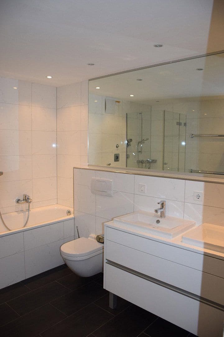 Prenájom kancelárie 130 m², Kaiserswerther Str. 144, Düsseldorf, Severné Porýnie - Westfálsko Prenájom kancelárie 130 m², Kaiserswerther Str. 144, Düsseldorf, Severné Porýnie - Westfálsko