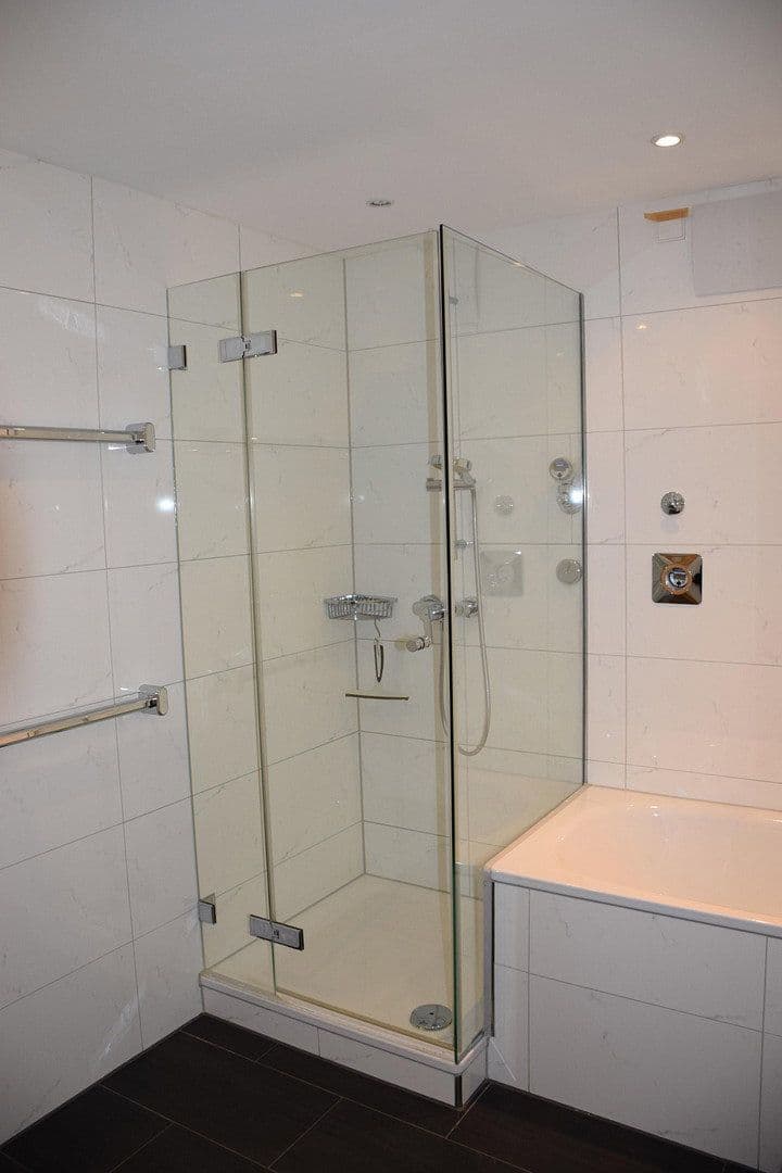 Prenájom kancelárie 130 m², Kaiserswerther Str. 144, Düsseldorf, Severné Porýnie - Westfálsko Prenájom kancelárie 130 m², Kaiserswerther Str. 144, Düsseldorf, Severné Porýnie - Westfálsko