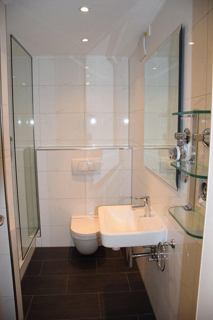 Prenájom kancelárie 130 m², Kaiserswerther Str. 144, Düsseldorf, Severné Porýnie - Westfálsko Prenájom kancelárie 130 m², Kaiserswerther Str. 144, Düsseldorf, Severné Porýnie - Westfálsko