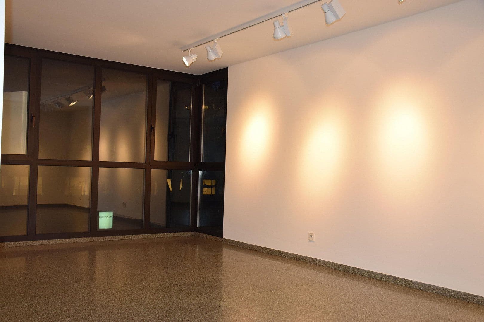Prenájom kancelárie 130 m², Kaiserswerther Str. 144, Düsseldorf, Severné Porýnie - Westfálsko Prenájom kancelárie 130 m², Kaiserswerther Str. 144, Düsseldorf, Severné Porýnie - Westfálsko
