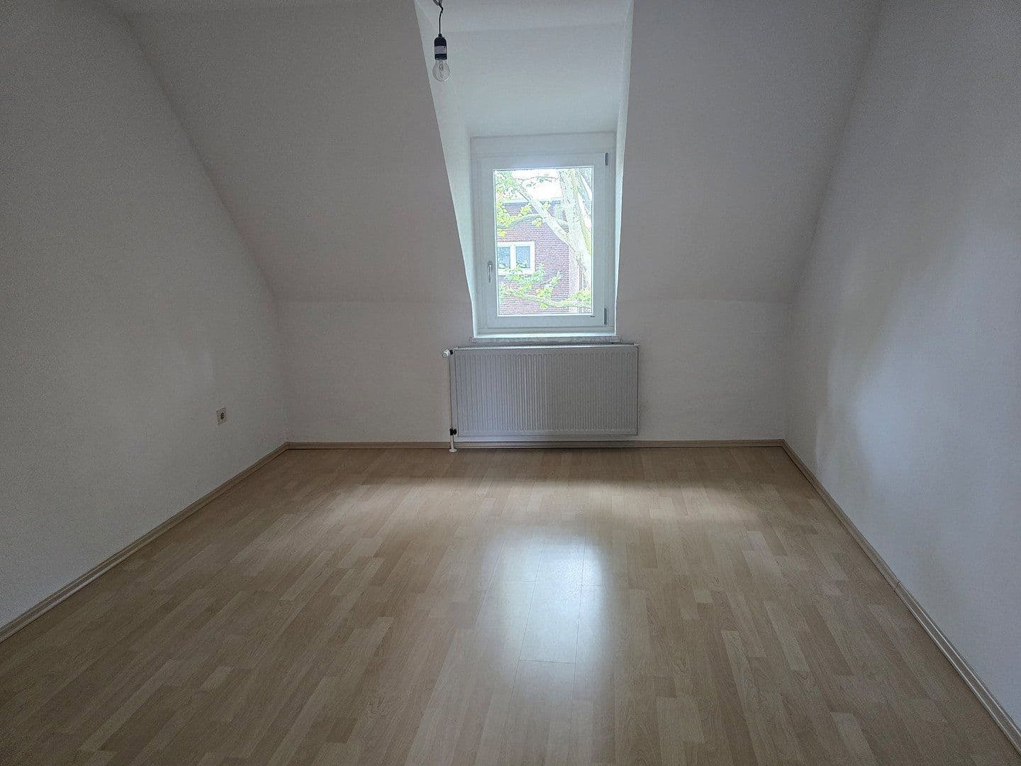 Prenájom bytu 4-izbový 70 m², Von-der-Tann-Straße 14, Dortmund, Severné Porýnie - Westfálsko Prenájom bytu 4-izbový 70 m², Von-der-Tann-Straße 14, Dortmund, Severné Porýnie - Westfálsko