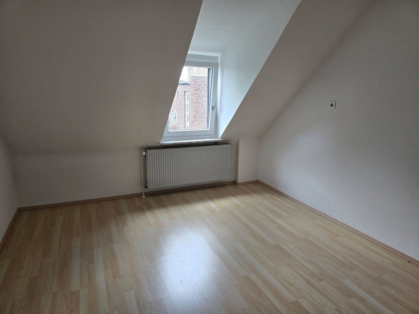 Prenájom bytu 4-izbový 70 m², Von-der-Tann-Straße 14, Dortmund, Severné Porýnie - Westfálsko Prenájom bytu 4-izbový 70 m², Von-der-Tann-Straße 14, Dortmund, Severné Porýnie - Westfálsko