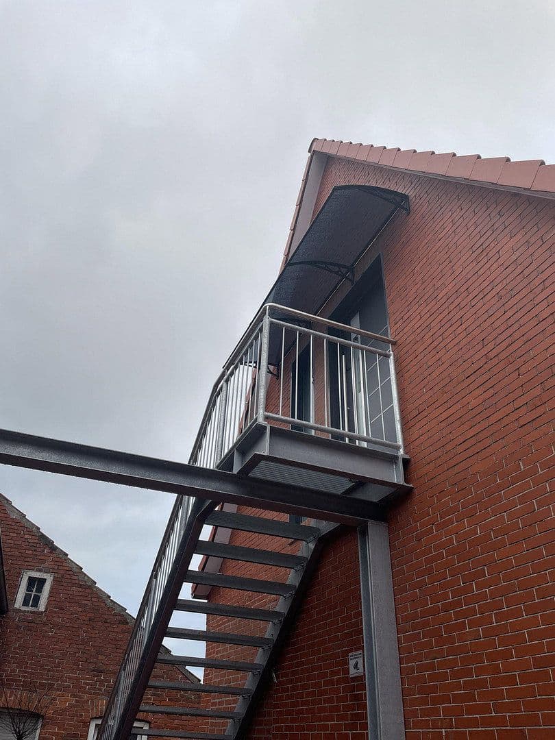 Prenájom bytu 3-izbový 80 m², Hauptstraße 50a, Hage, Dolné Sasko Prenájom bytu 3-izbový 80 m², Hauptstraße 50a, Hage, Dolné Sasko