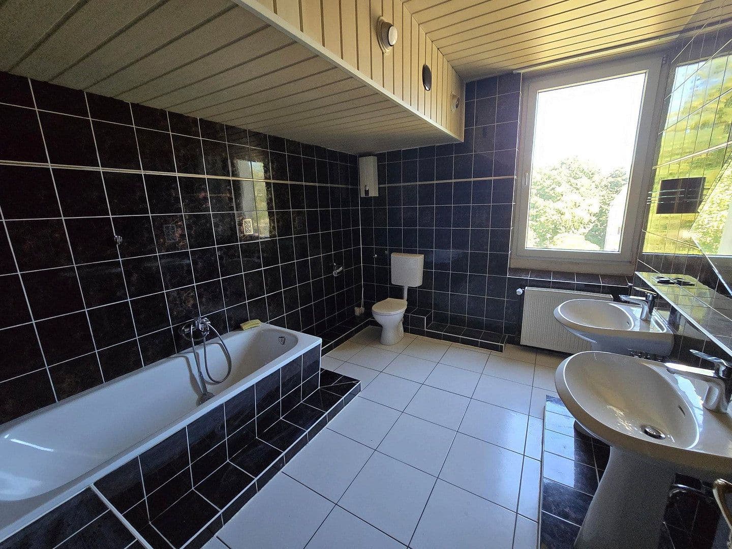 Prenájom bytu 4-izbový 104 m², Kamblickweg 55, Essen, Severné Porýnie - Westfálsko Prenájom bytu 4-izbový 104 m², Kamblickweg 55, Essen, Severné Porýnie - Westfálsko