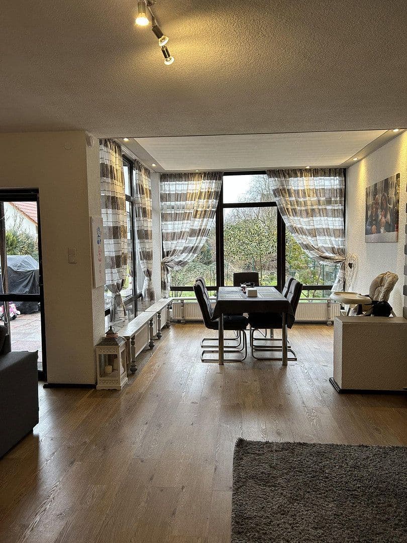 Prenájom domu 110 m², pozemok 210 m², Langenzenn, Bavorsko Prenájom domu 110 m², pozemok 210 m², Langenzenn, Bavorsko