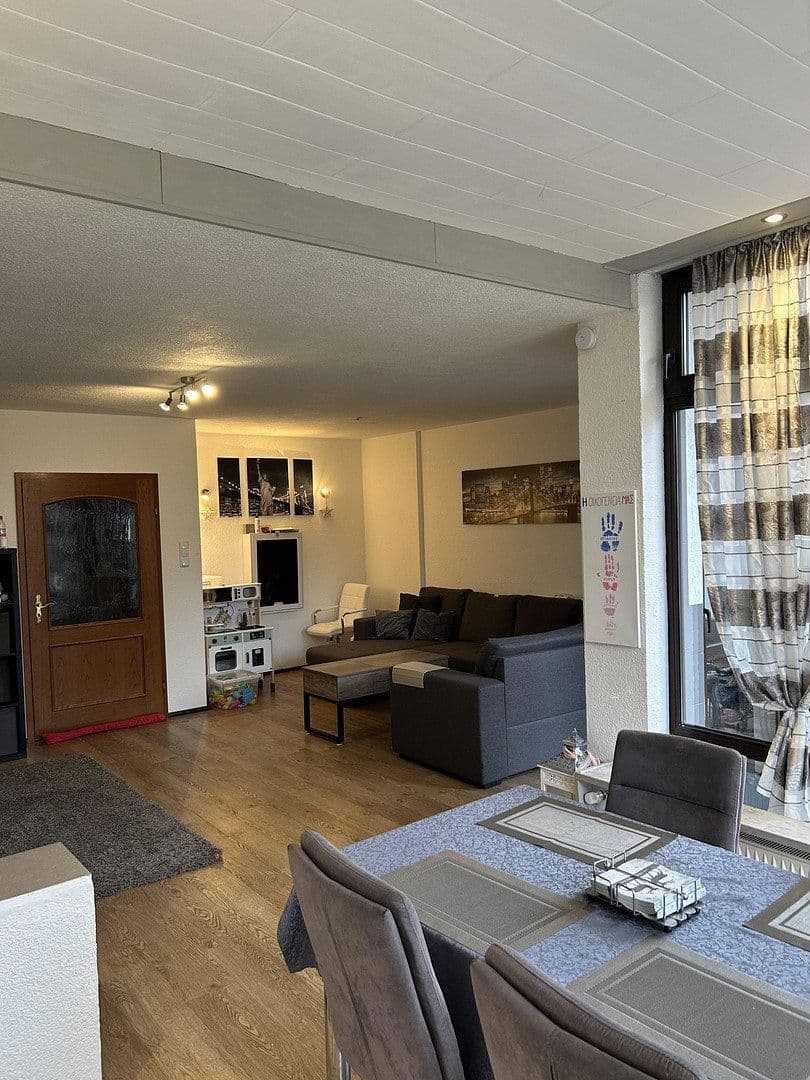 Prenájom domu 110 m², pozemok 210 m², Langenzenn, Bavorsko Prenájom domu 110 m², pozemok 210 m², Langenzenn, Bavorsko