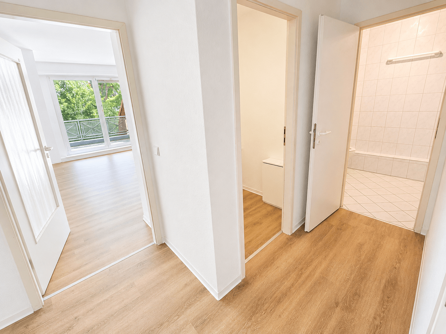 Prenájom bytu 1-izbový 35 m², Wiesloch, Bádensko-Wurttembersko Prenájom bytu 1-izbový 35 m², Wiesloch, Bádensko-Wurttembersko