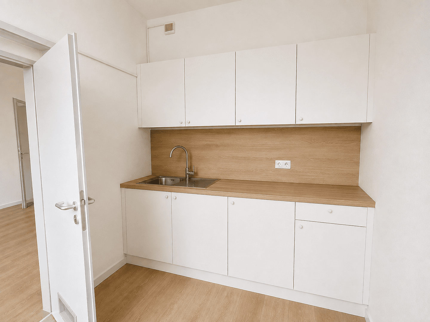 Prenájom kancelárie 145 m², Dresdner Str. 72, Freital, Sasko Prenájom kancelárie 145 m², Dresdner Str. 72, Freital, Sasko