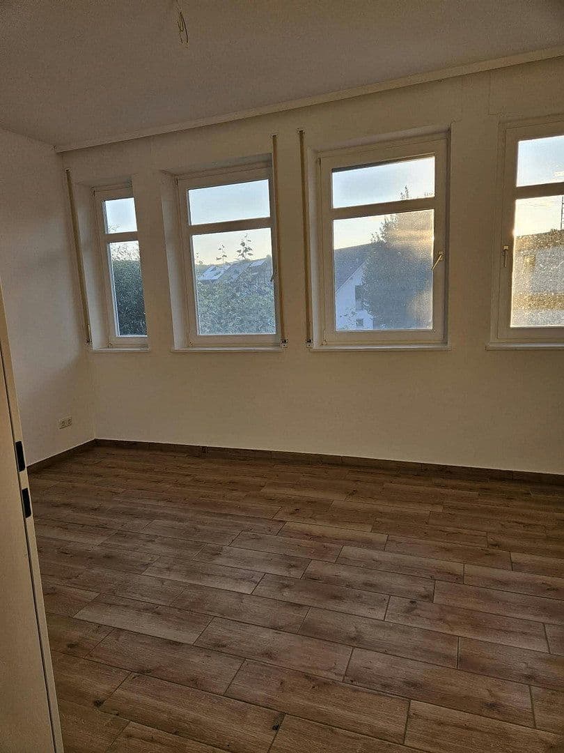 Prenájom bytu 4-izbový 116 m², Groß-Bieberau, Hesensko Prenájom bytu 4-izbový 116 m², Groß-Bieberau, Hesensko