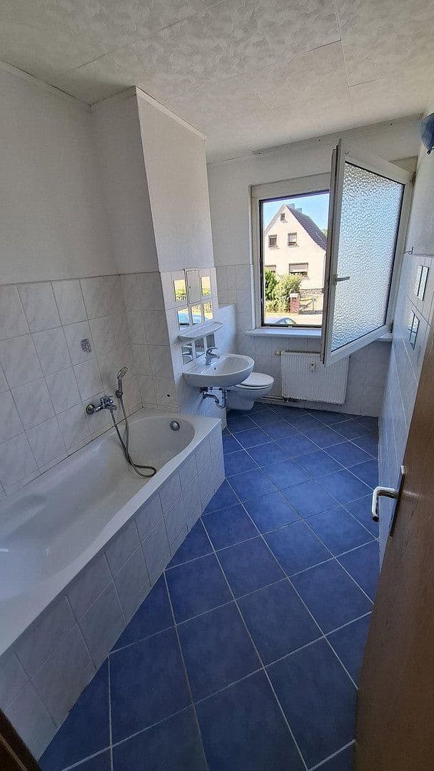 Prenájom bytu 4-izbový 82 m², Nitzschkaer Straße 5D, Wurzen, Sasko Prenájom bytu 4-izbový 82 m², Nitzschkaer Straße 5D, Wurzen, Sasko