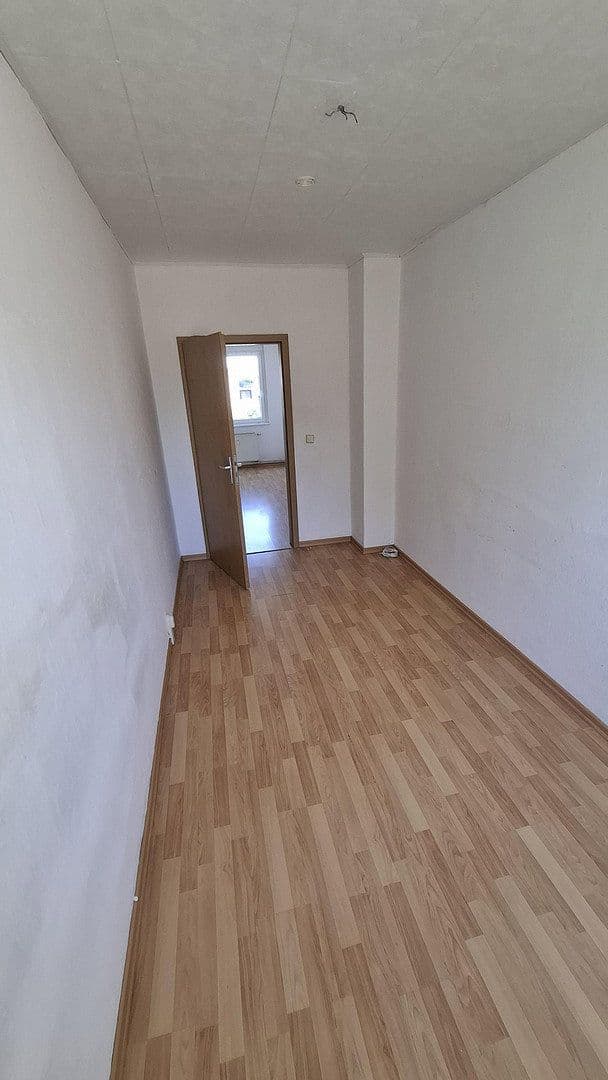 Prenájom bytu 4-izbový 82 m², Nitzschkaer Straße 5D, Wurzen, Sasko Prenájom bytu 4-izbový 82 m², Nitzschkaer Straße 5D, Wurzen, Sasko
