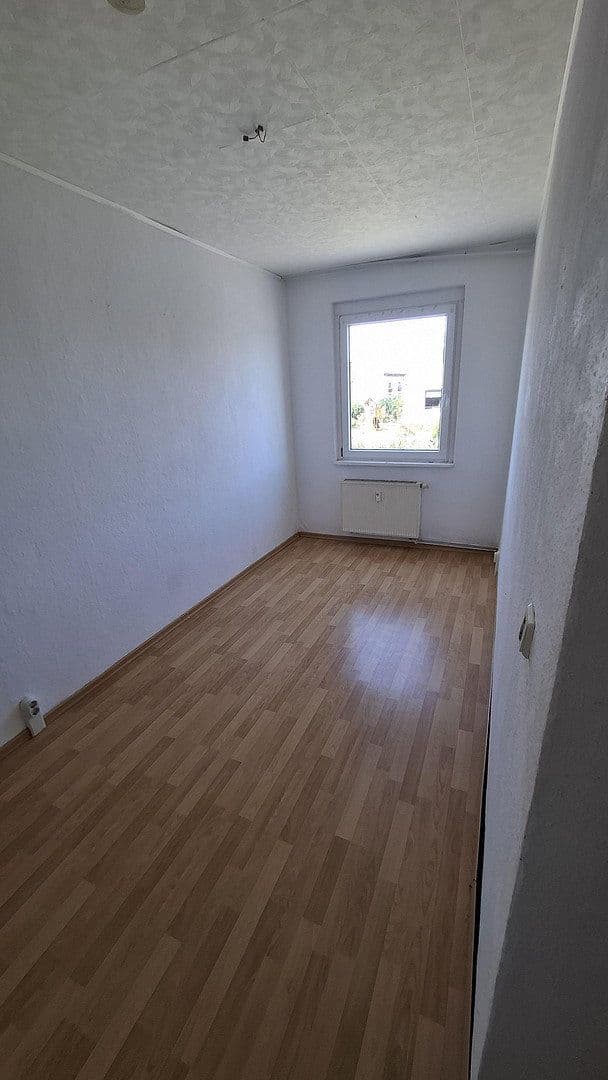 Prenájom bytu 4-izbový 82 m², Nitzschkaer Straße 5D, Wurzen, Sasko Prenájom bytu 4-izbový 82 m², Nitzschkaer Straße 5D, Wurzen, Sasko