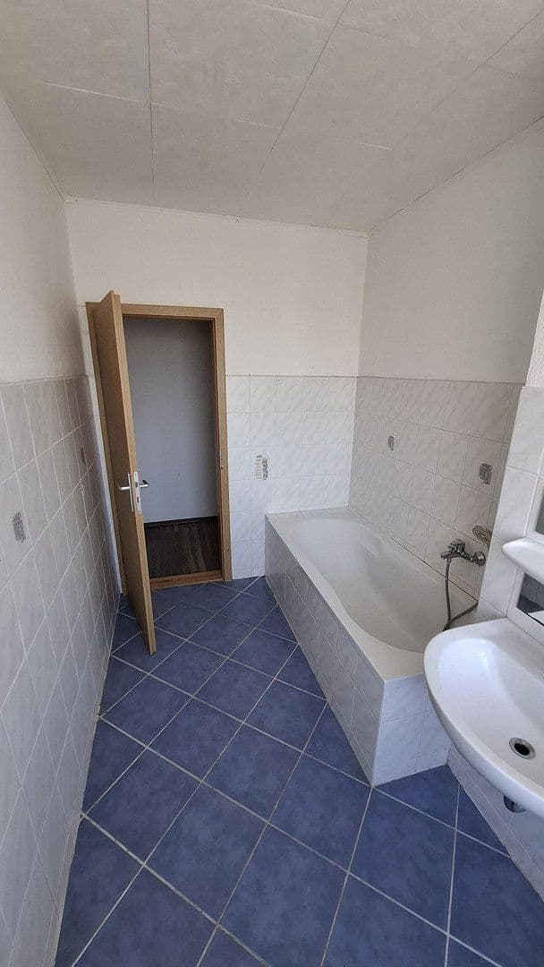 Prenájom bytu 4-izbový 82 m², Nitzschkaer Straße 5D, Wurzen, Sasko Prenájom bytu 4-izbový 82 m², Nitzschkaer Straße 5D, Wurzen, Sasko