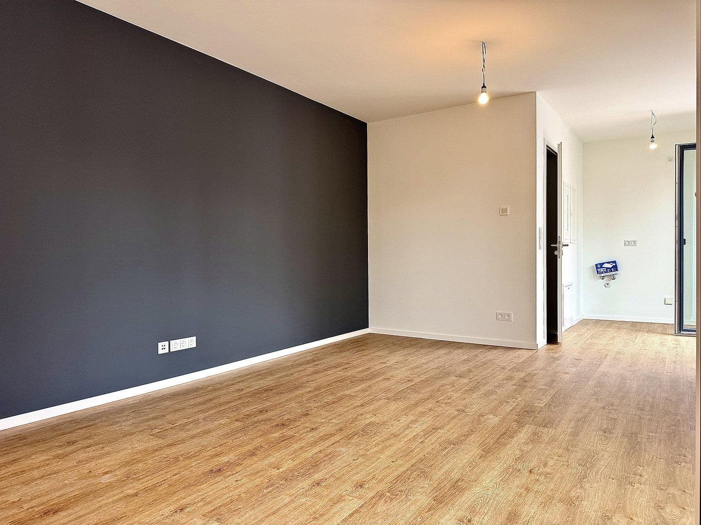 Prenájom bytu 1-izbový 34 m², Berlin, Berlín Prenájom bytu 1-izbový 34 m², Berlin, Berlín