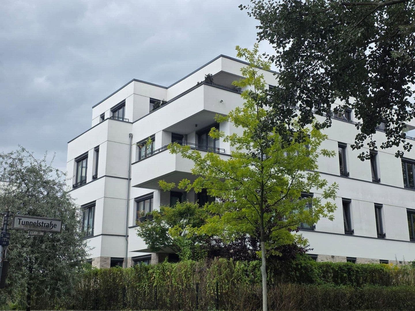 Prenájom bytu 4-izbový 155 m², Tunnelstraße 49, Berlin, Berlín Prenájom bytu 4-izbový 155 m², Tunnelstraße 49, Berlin, Berlín
