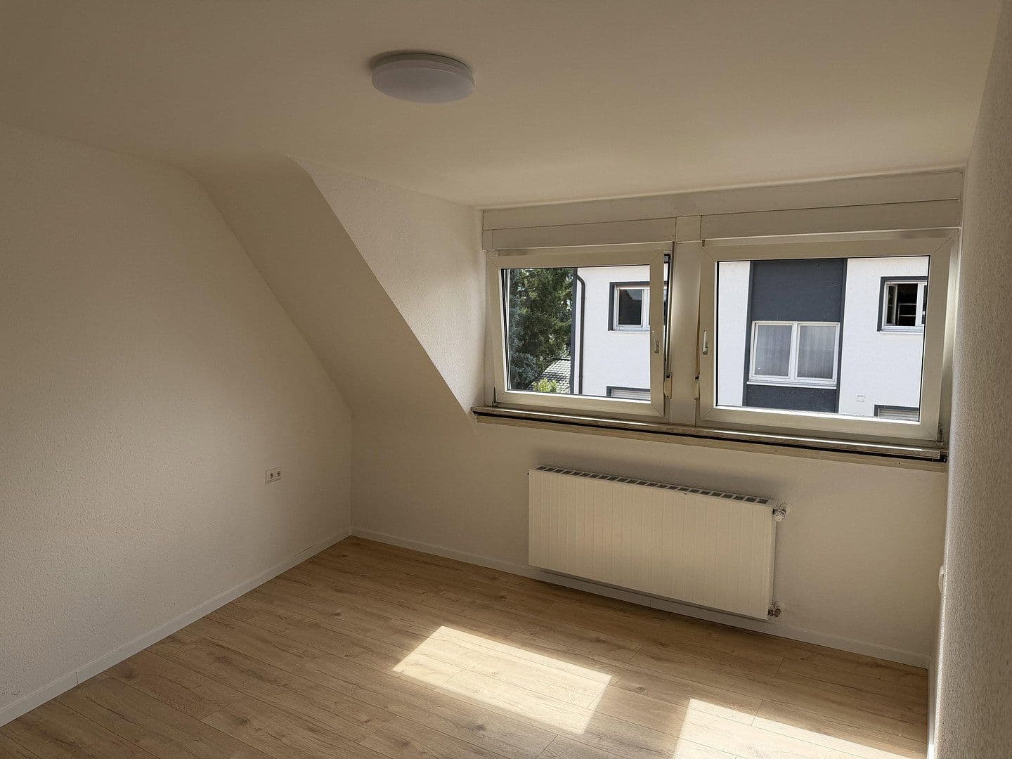 Prenájom bytu 2-izbový 59 m², Brühler Weg 46, Plankstadt, Bádensko-Wurttembersko Prenájom bytu 2-izbový 59 m², Brühler Weg 46, Plankstadt, Bádensko-Wurttembersko