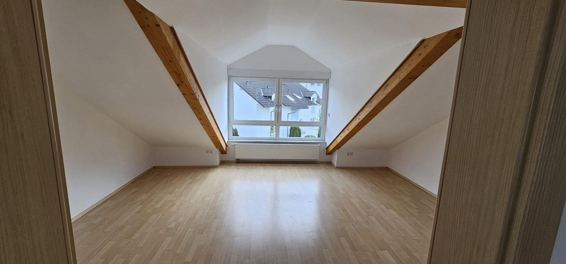 Prenájom domu 178 m², pozemok 239 m², Taunusstein, Hesensko Prenájom domu 178 m², pozemok 239 m², Taunusstein, Hesensko