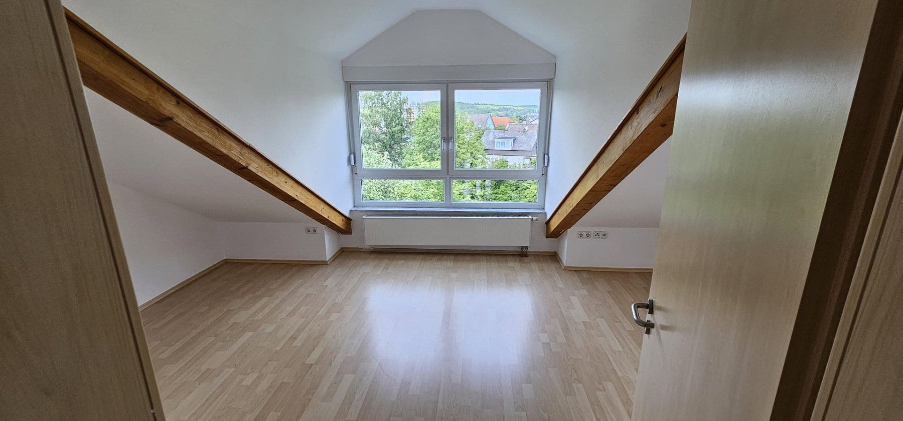 Prenájom domu 178 m², pozemok 239 m², Taunusstein, Hesensko Prenájom domu 178 m², pozemok 239 m², Taunusstein, Hesensko