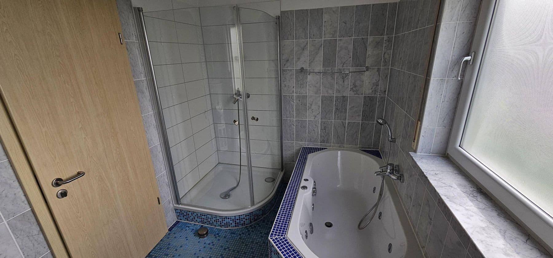 Prenájom domu 178 m², pozemok 239 m², Taunusstein, Hesensko Prenájom domu 178 m², pozemok 239 m², Taunusstein, Hesensko