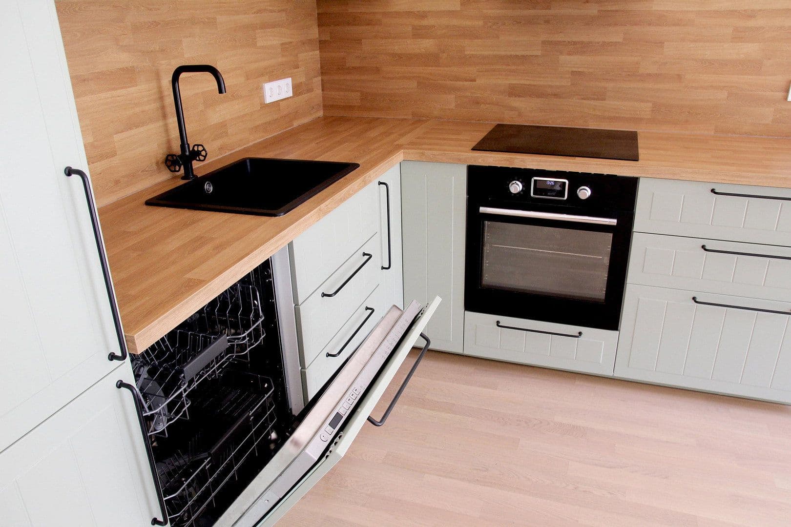 Predaj bytu 3-izbový 86 m², Berlin, Berlín Predaj bytu 3-izbový 86 m², Berlin, Berlín