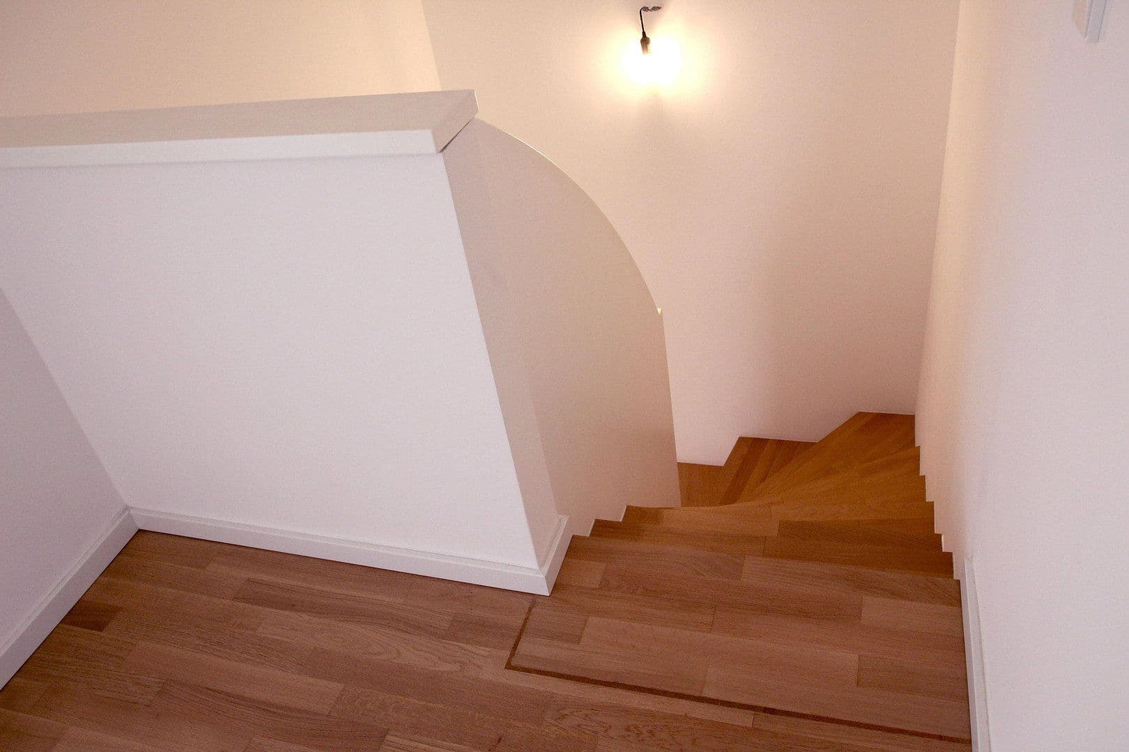 Predaj bytu 3-izbový 86 m², Berlin, Berlín Predaj bytu 3-izbový 86 m², Berlin, Berlín