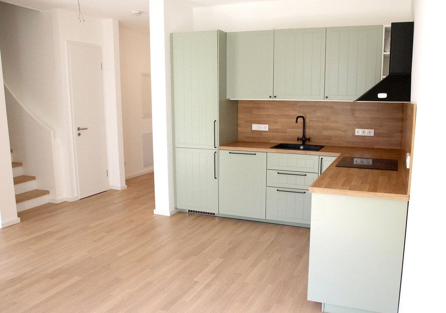 Predaj bytu 3-izbový 86 m², Berlin, Berlín Predaj bytu 3-izbový 86 m², Berlin, Berlín