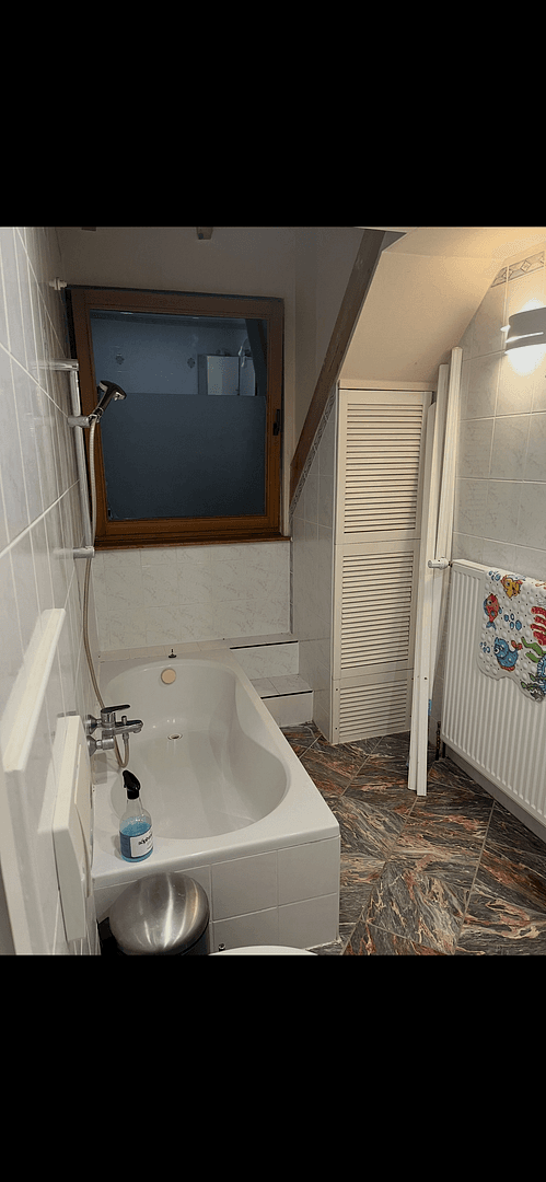 Prenájom domu 104 m², pozemok 680 m², Limeshain, Hesensko Prenájom domu 104 m², pozemok 680 m², Limeshain, Hesensko