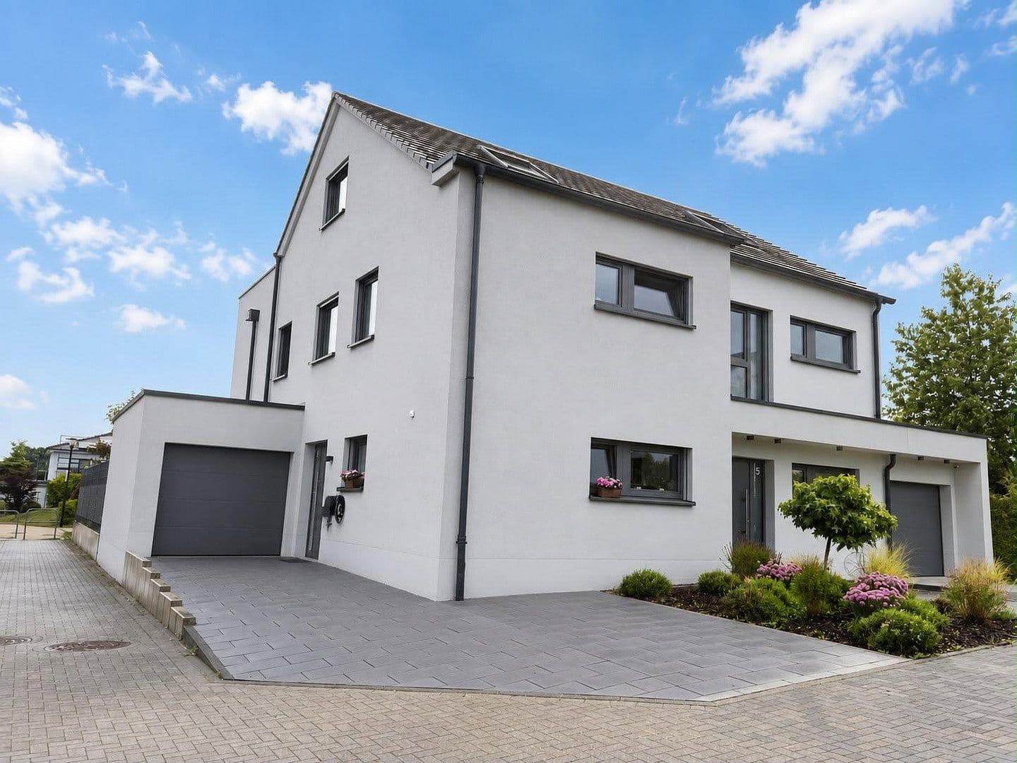Prenájom domu 192 m², pozemok 248 m², Pater-Steinmetzler-Straße 5, Sinzig, Porýnie-Falcko Prenájom domu 192 m², pozemok 248 m², Pater-Steinmetzler-Straße 5, Sinzig, Porýnie-Falcko