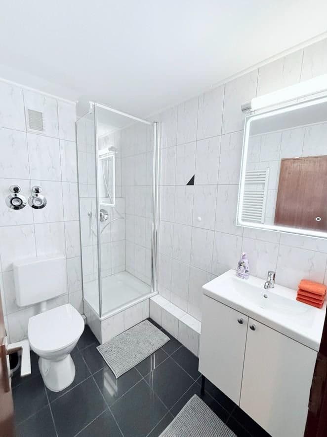 Prenájom bytu 1-izbový 30 m², Stuttgart, Bádensko-Wurttembersko Prenájom bytu 1-izbový 30 m², Stuttgart, Bádensko-Wurttembersko