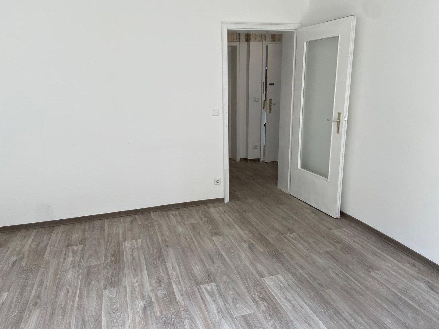 Prenájom bytu 2-izbový 62 m², Hockenheim, Bádensko-Wurttembersko Prenájom bytu 2-izbový 62 m², Hockenheim, Bádensko-Wurttembersko