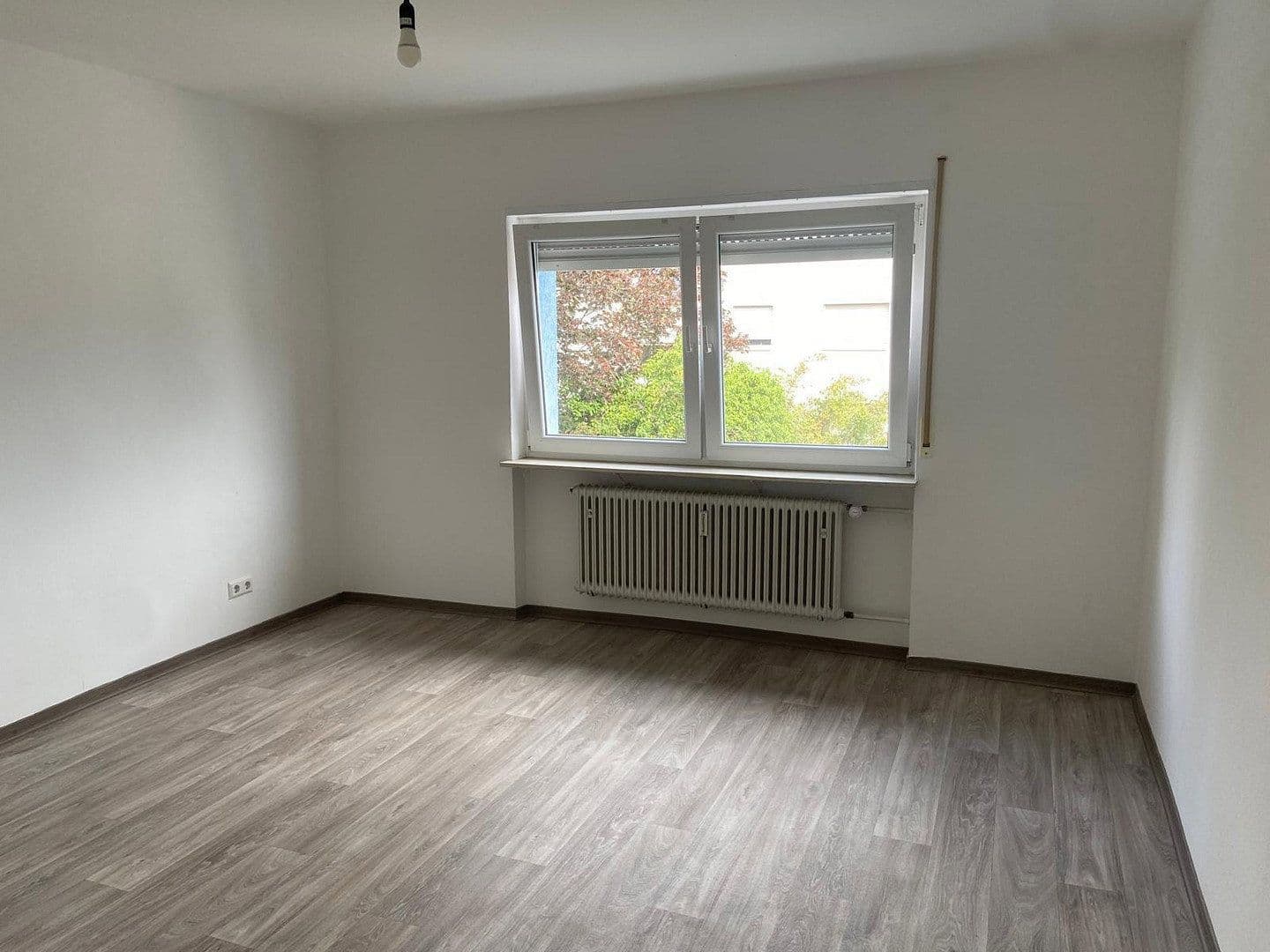 Prenájom bytu 2-izbový 62 m², Hockenheim, Bádensko-Wurttembersko Prenájom bytu 2-izbový 62 m², Hockenheim, Bádensko-Wurttembersko