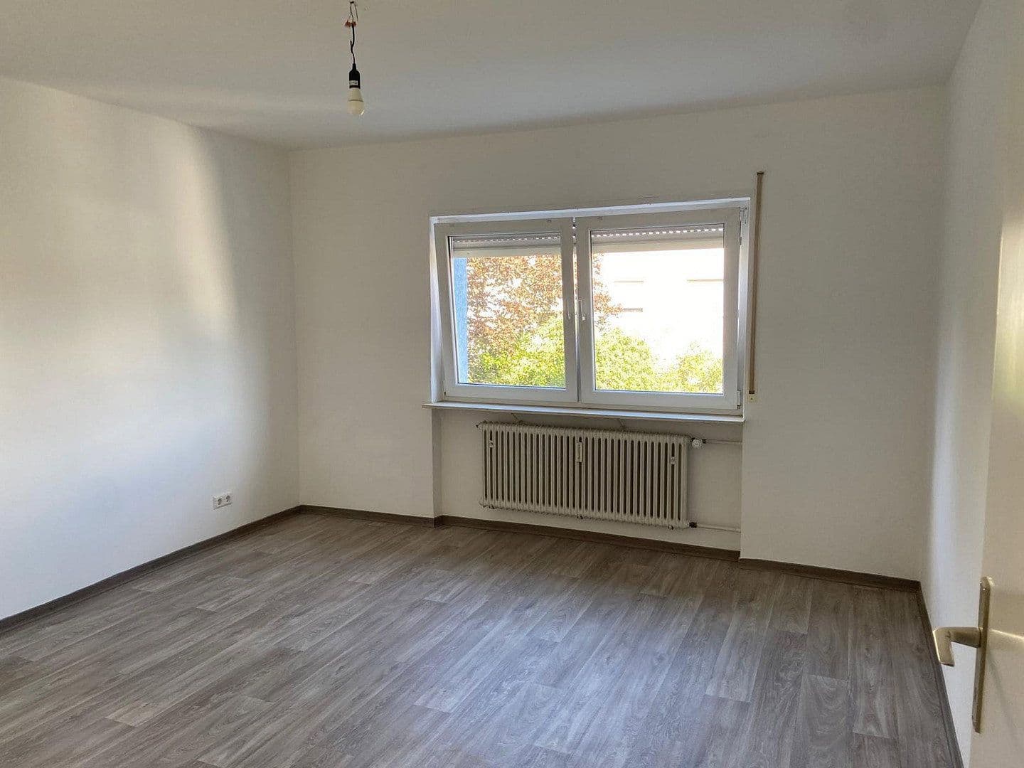 Prenájom bytu 2-izbový 62 m², Hockenheim, Bádensko-Wurttembersko Prenájom bytu 2-izbový 62 m², Hockenheim, Bádensko-Wurttembersko