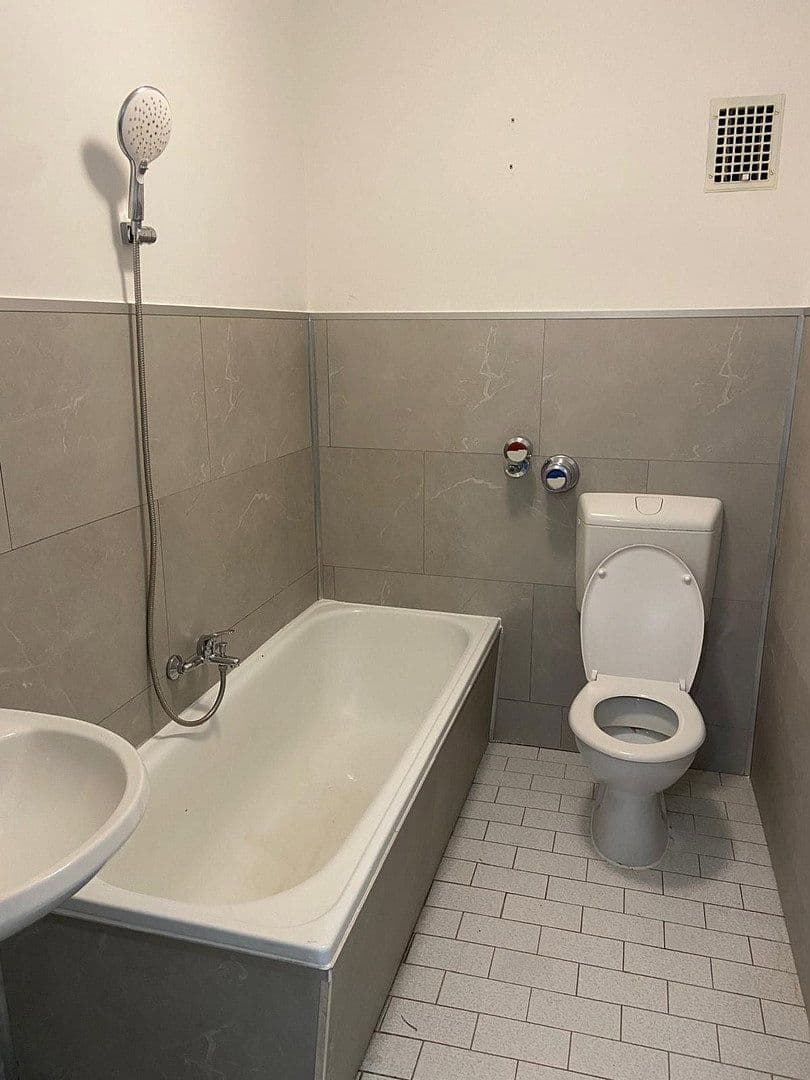 Prenájom bytu 2-izbový 62 m², Hockenheim, Bádensko-Wurttembersko Prenájom bytu 2-izbový 62 m², Hockenheim, Bádensko-Wurttembersko