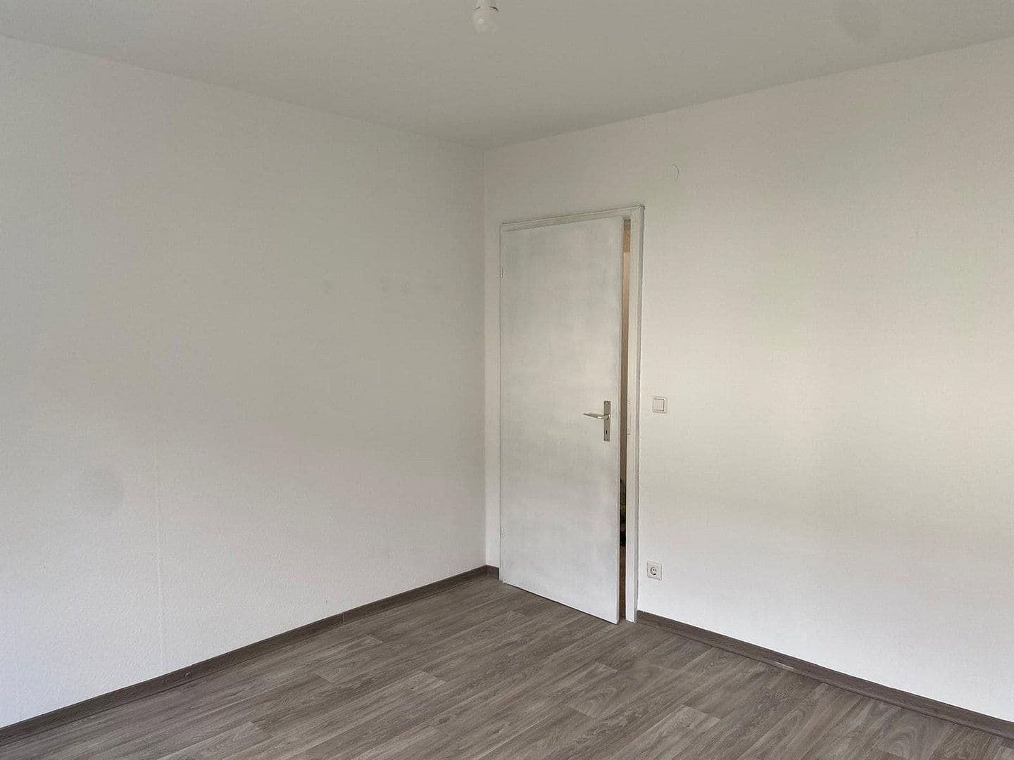 Prenájom bytu 2-izbový 62 m², Hockenheim, Bádensko-Wurttembersko Prenájom bytu 2-izbový 62 m², Hockenheim, Bádensko-Wurttembersko